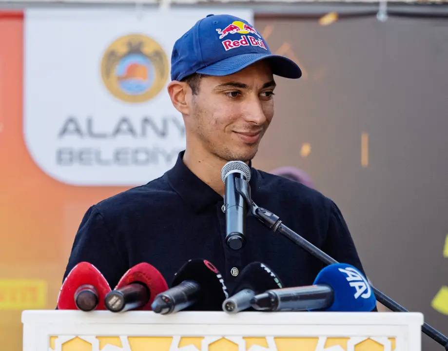 Şampiyon Toprak Razgatlıoğlu'nu Alanya'da Binler Karşıladı 12